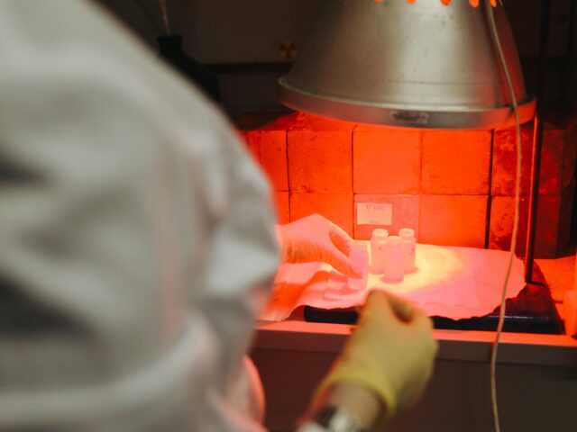 Światło i regeneracja – jak fototerapia inspiruje nowoczesny wellness